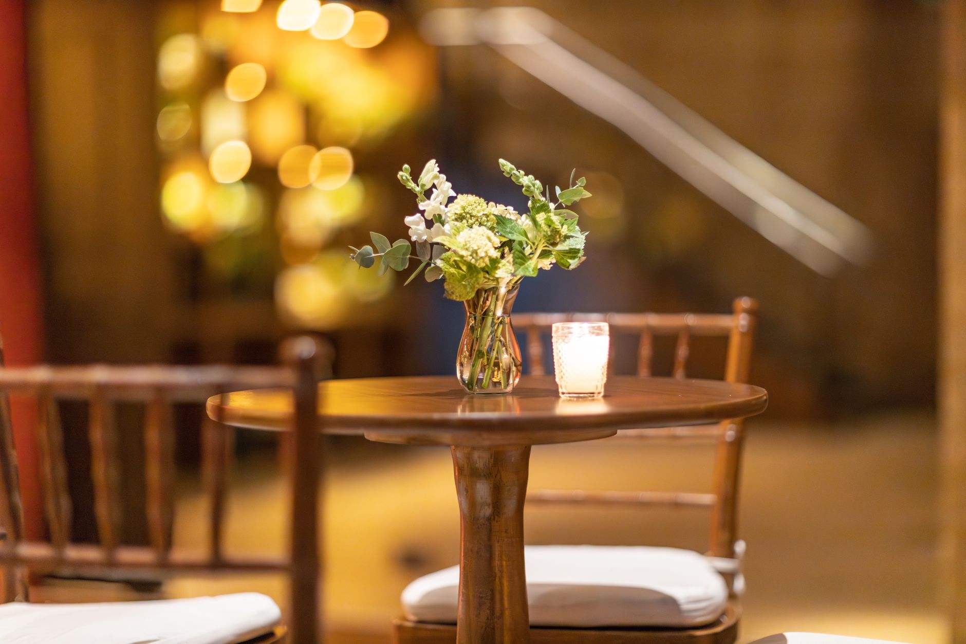 elegant small event table decoration with flowers